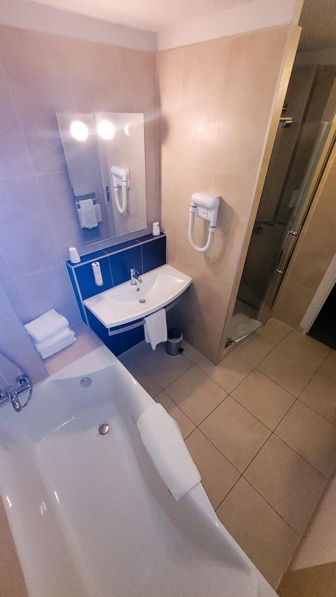 Enzo Hotels Diane - Logis Amnéville Екстериор снимка