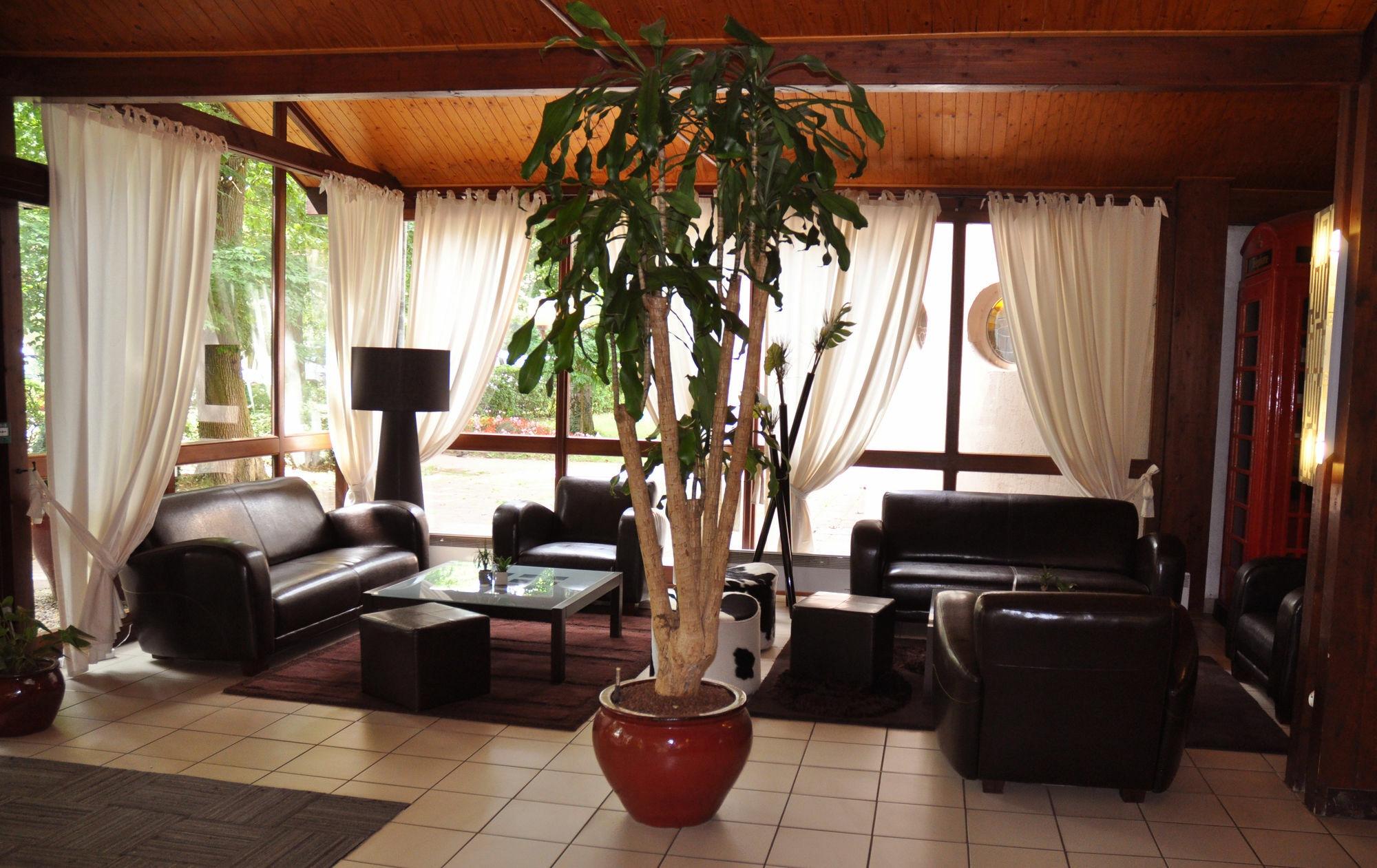 Enzo Hotels Diane - Logis Amnéville Екстериор снимка