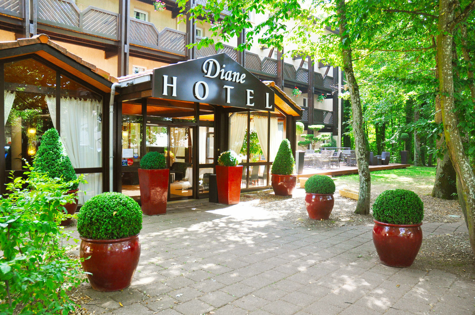 Enzo Hotels Diane - Logis Amnéville Екстериор снимка
